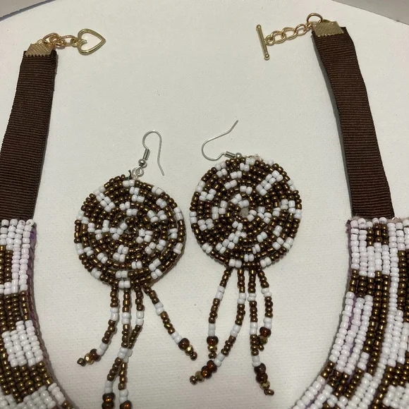 Etro inspired necklace (cheetah) - Picture 5 of 8